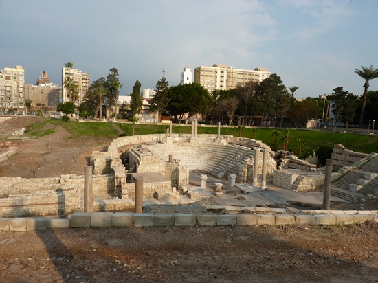 알렉산드리아 시내에 있는 로마제국 시대의 원형 극장이다.
