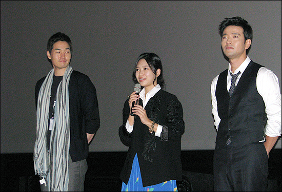  5일 낮 12시경 부산 해운대 CGV 센텀시티에서 영화 <마이 라띠마>를 연출한 유지태 감독, 배우 배수빈과 박지수 등이 참석했다.