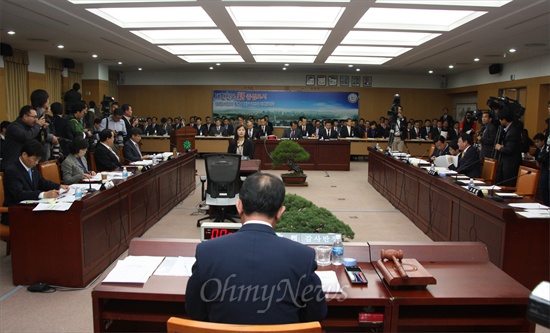 18일 열린 국회 행정안전위원회의 대전시에 대한 국정감사 장면.