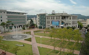 충북 청주에 있는 서원대학교 전경. 2012년도 정부재정제한대학으로 선정된 이곳은 인문학과 폐지를 골자로 한 구조조정을 단행했다. 
