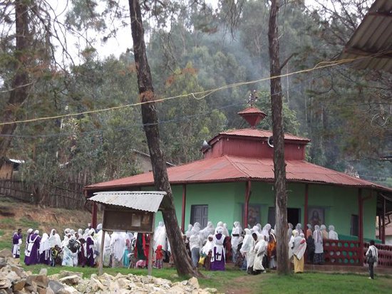 오로미아 주에 있는 지역인 멜카벨로 군의 한 에티오피아 정교회의 모습입니다.