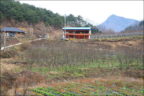  농부 한경수 씨가 직접 운영하는 하늘농원 