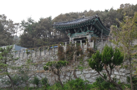 한국의 절은 어디나 평화롭고 고요하다.
