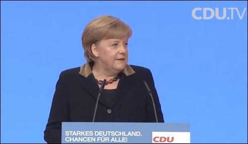 앙겔라 메르켈 총리의 당 대표 수락 연설을 중계하는 독일 집권당 기독교민주당 방송 