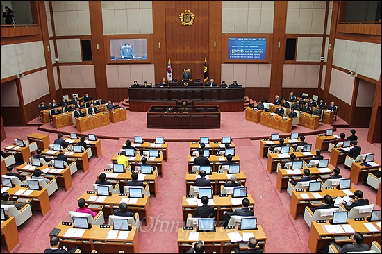 부산시의회가 11일 오전 제224차 정례회 제3차 본회의를 열고 있다. 