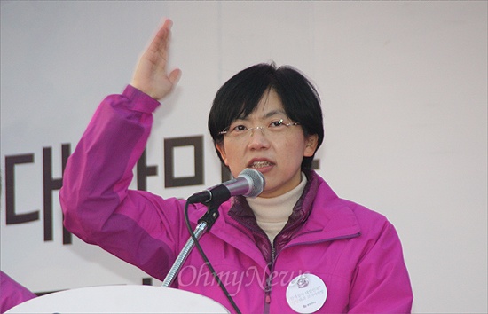11일 오후 대전역광장에서 유세를 하고 있는 이정희 통합진보당 대선 후보.