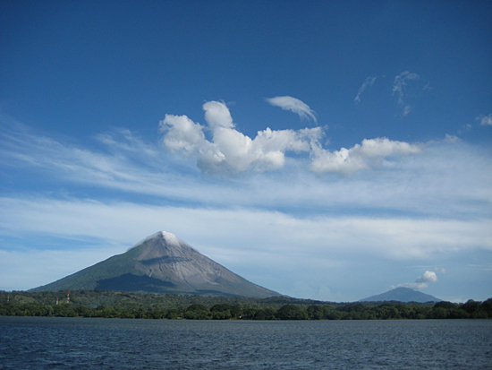 니카라과 Isla de Ometepe 이야기 속의 섬은 아니지만. 마무리 글을 쓰며 떠오른 사진이네요. 