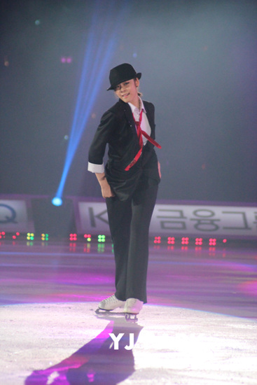  김연아가 1월 4~6일 피겨 종합선수권 대회에 참가한다 