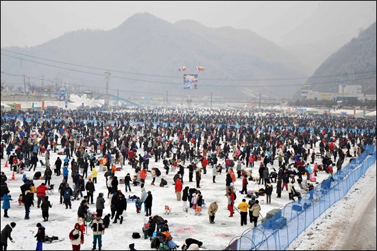 화천 산천어축제, 2013년 1월5일부터 1월27일까지 열린다.