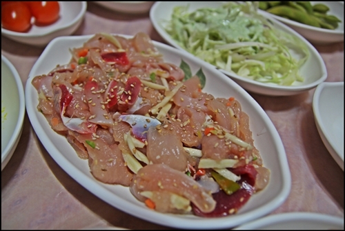 닭가슴살 육회입니다. 차진 맛에 싱싱함이 오롯합니다.
