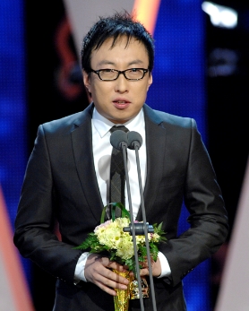  2012 MBC 연예대상을 수상한 박명수