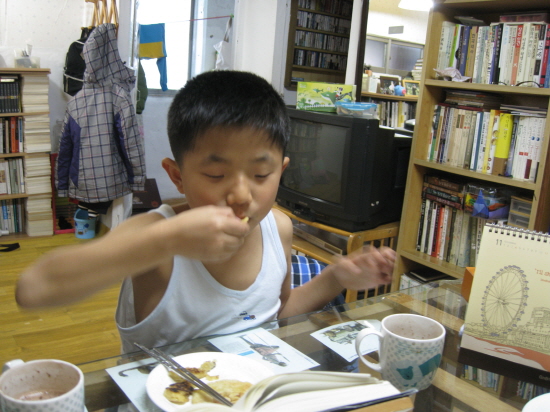  아빠 사랑을 독차지하는 막둥이. 아직도 다섯살 처럼 보입니다