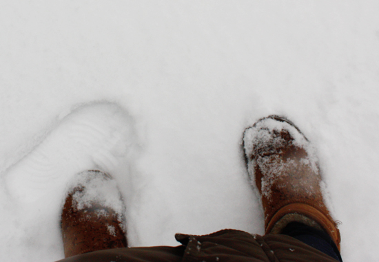 겨울 야외활동 중 양말이나 신발이 젖을 경우 즉시 갈아신어야 동사를 예방할 수 있다.