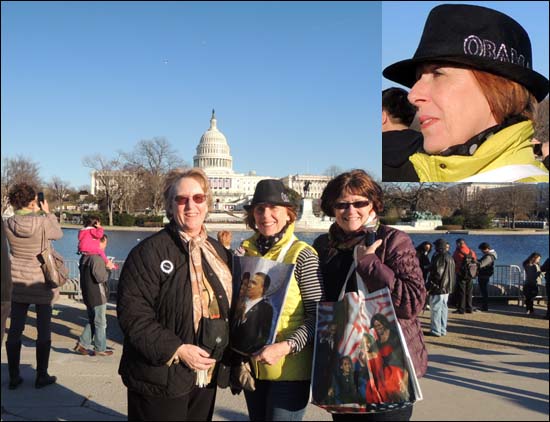 미네소타에서 함께 고등학교를 다녔던 동창생이 오바마 대통령 취임식을 맞아 모처럼 한자리에 모였다. 가운데 선 메리는 '오바마' 모자를 썼다. 