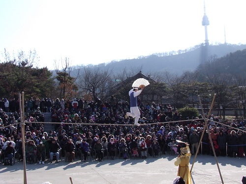 ▲남산 한옥마을 설 축제에서 전통공연이 열렸다. <제공 : 남산 한옥마을> 
