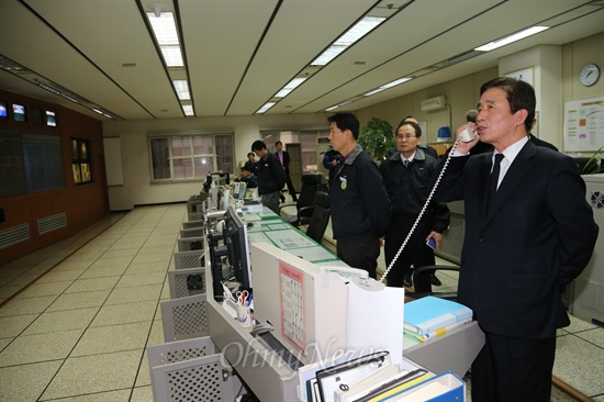 김범일 대구시장은 대구지하철화재참사 10주기를 앞두고 15일 오후 도시철도공사를 방문해 안전을 점검했다.