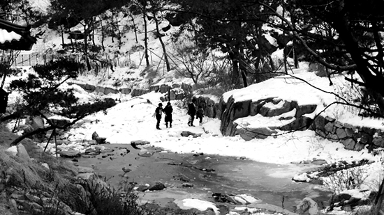동네 주민들이 노닐고 산책하는 인왕산 기슭의 정다운 계곡, 수성동 계곡 