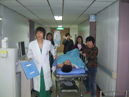 이소성 콩팥 요관 협착증 수술을 받고 회복실로 옮겨지던 날(2006년 2월 20일)의 아들 녀석의 모습
