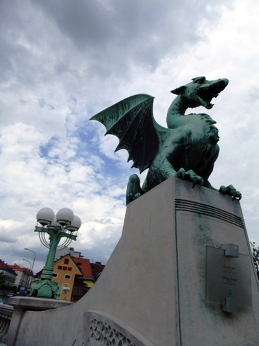 류블랴나를 상징하는 동물은 아마도 용인듯. 도시 곳곳에 용을 형상화한 조형물이 흔하다.