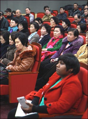 6일 열린 성폭행 실태조사 보고대회 현장... 이주여성들의 성폭행 피해에 눈 감은 한국사회는 3.8일 세계여성의날을 어떻게 맞이할까?