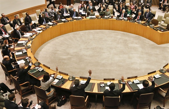 유엔은 현지 시간으로 2013년 3월 7일 오전 10시 5분(한국시간 8일 새벽 0시 5분)께 유엔본부에서 안전보장이사회(안보리) 전체회의를 열어 북한 핵실험에 대한 제재결의안을 만장일치로 채택했다. 회의에는 5개 상임이사국을 포함한 15개 이사국이 참석했다.