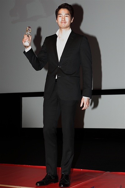  배우 유지태가 연출한 첫 장편영화 <마이 라띠마>가 제15회 도빌아시아영화제에서 심사위원 대상을 수상했다.