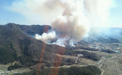 지난 10일 경남 거창에서 쓰레기를 소각하던 중 불이 산림으로 번져 10㏊의 임야를 태웠다.
