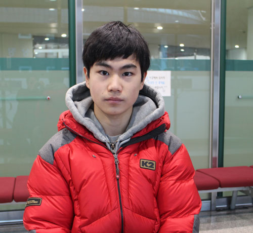  지난 2월, 전국동계체전에서 스피드 3관왕에 오른 김민석(평촌중). 그는 3월 쇼트트랙 종별종합 선수권 대회 준비를 위해 빙상장을 찾았다.