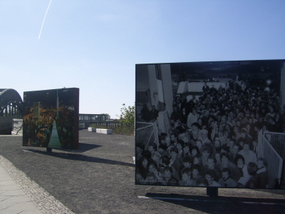 1989년 11월 9일 장벽붕괴 당시 본홀머거리의 모습을 보여주고 있다.