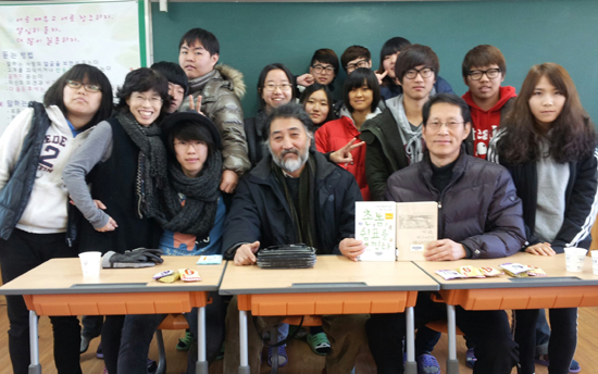 지난해 11월, 학교 독서동아리 학생들과 송성영 오마이뉴스 시민기자와 함께 독서간담회를 열었다. 