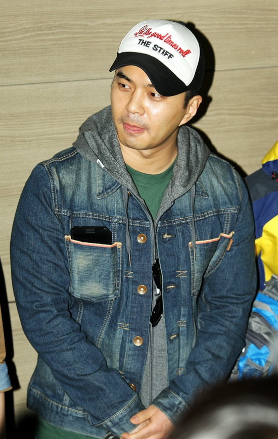  1일 오전, 배우 정준이 네팔 카투만두로 출국하기 위해 인천국제공항을 찾았다.