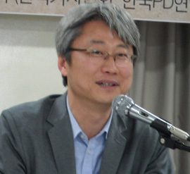 사회를 본 김근식 경남대 교수이다.