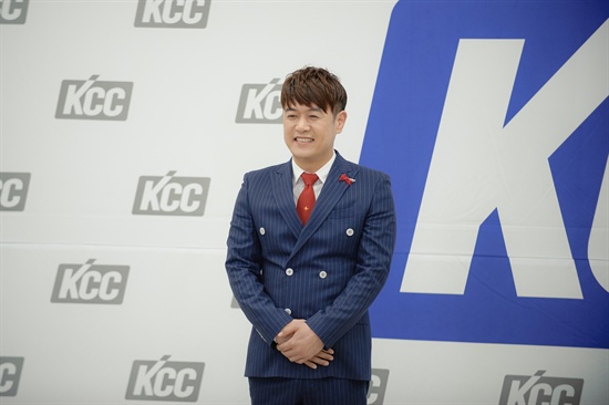  케이블 채널 MBC 에브리원에서 새롭게 시작하는 예능 프로 <나인 투 식스>에 출연하는 김대희.