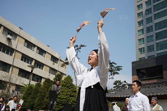 대구 계성학교, 신명학교 학생들을 주축으로 만세운동이 펼쳐졌다. 