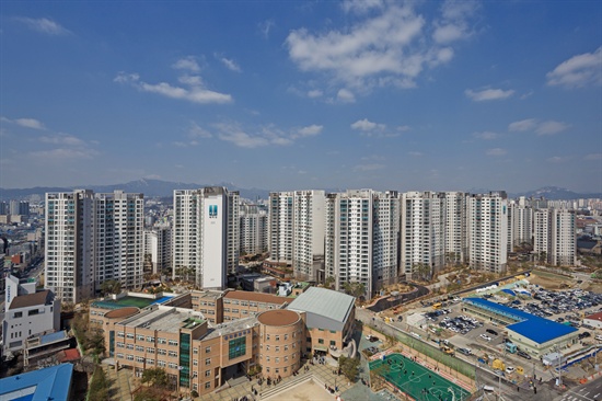 서울 동대문구 전농동 래미안 크레시티 아파트 전경