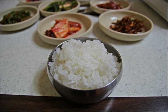 한국인은 밥심으로 산다는데 밥맛이 좋아야합니다.
