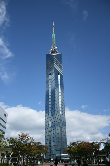 일본의 해변에 세워진 타워 중에서 가장 높은 타워이다.
