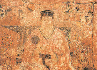 　　평남 남포시 강서구 덕흥리 무덤은 1976년 발굴 조사가 되었는데 408년 유주지사를 지낸 모용진(慕容鎭)이라는 사람의 무덤으로 밝혀졌습니다. 