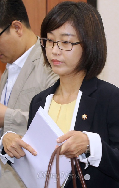 김재연 통합진보당 의원은 27일 역외탈세 방지를 위한 해외재산신고법 개정안(국제조세조정법)을 대표 발의했다.
