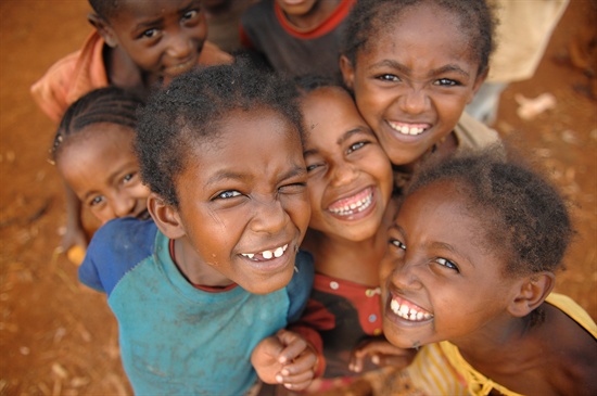 에티오피아 아이들의 미소.