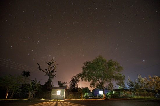 에티오피아의 밤하늘. 별이 수놓아져 있다.