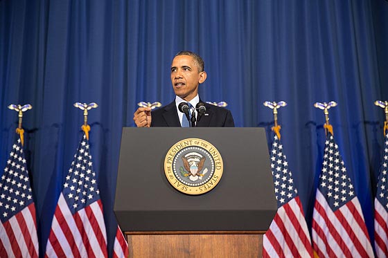 버락 오바마 대통령이 지난 23일 워싱턴DC 포트 맥네어에 있는 국방대학교에서 연설하고 있다.  