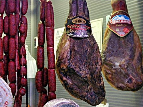  생햄 하몽(Jamon)과 초리소(Chorrizo)