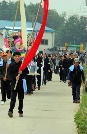  고 정환중 위원장의 거리노제는  예산주물단지조성저지투쟁위 주도로 치러졌다. 