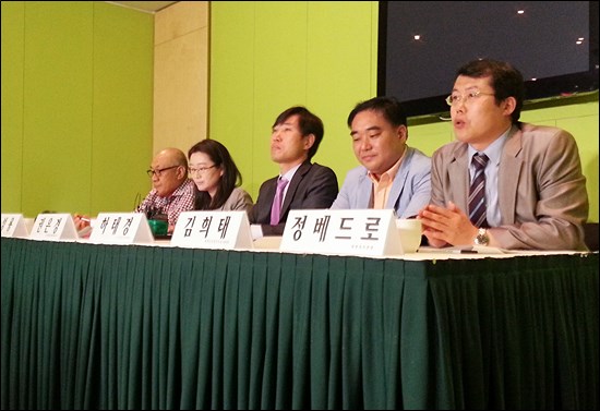 3일 오전 서울 정동의 한 식당에서 하태경 새누리당 의원과 탈북지원단체 관계자들이 라오스에서 강제북송된 탈북고아 9명에 대한 기자회견을 하고 있다. 