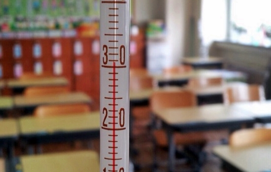 경기도 고양시의 한 초등학교 교실 안의 온도. 학생들이 귀가한 직후 온도는 30도를 넘어섰다.