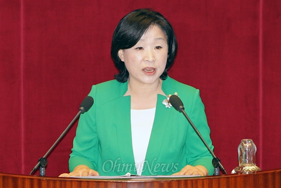 심상정 진보정의당 의원이 11일 국회 본회의에서 비교섭단체 대표연설을 하고 있다.