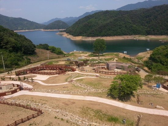  한국 수달연구센터에서 바라본 파로호 전경