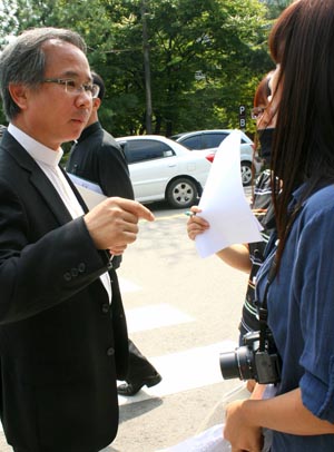 2009년 당시 박영식 총장은 학보사 기자들에게 "학생들이면 그냥 공부나 열심히 해"라고 말하며 취재를 물리쳤다.