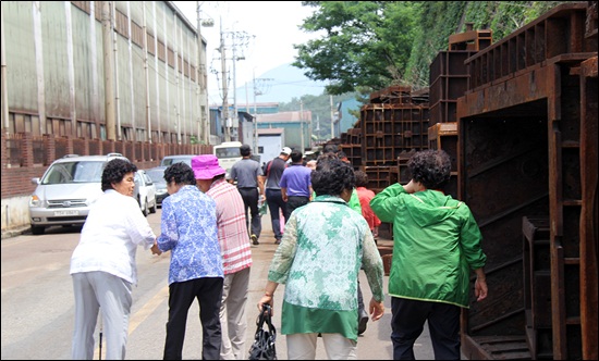 예산주물산업단지 입주 저지를 위한 주민대책위 소속 주민들이 다산주물산업단지(경북 고령군) 현장확인에 나섰다.  